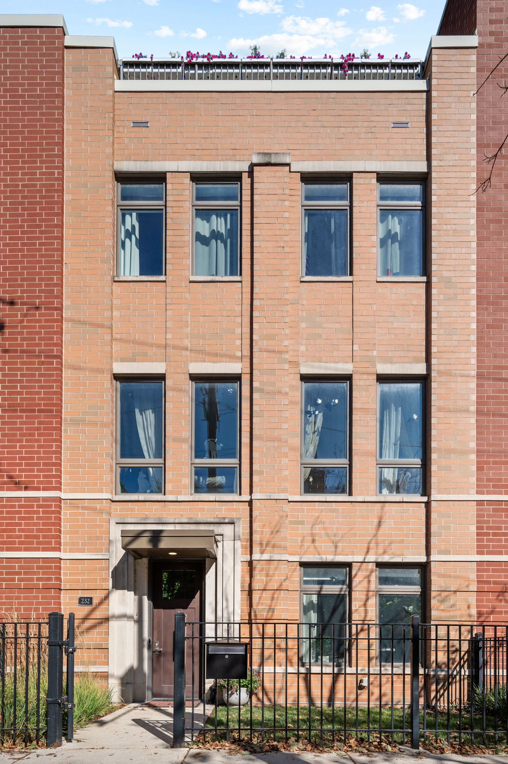 232 E 18th Street, Chicago
