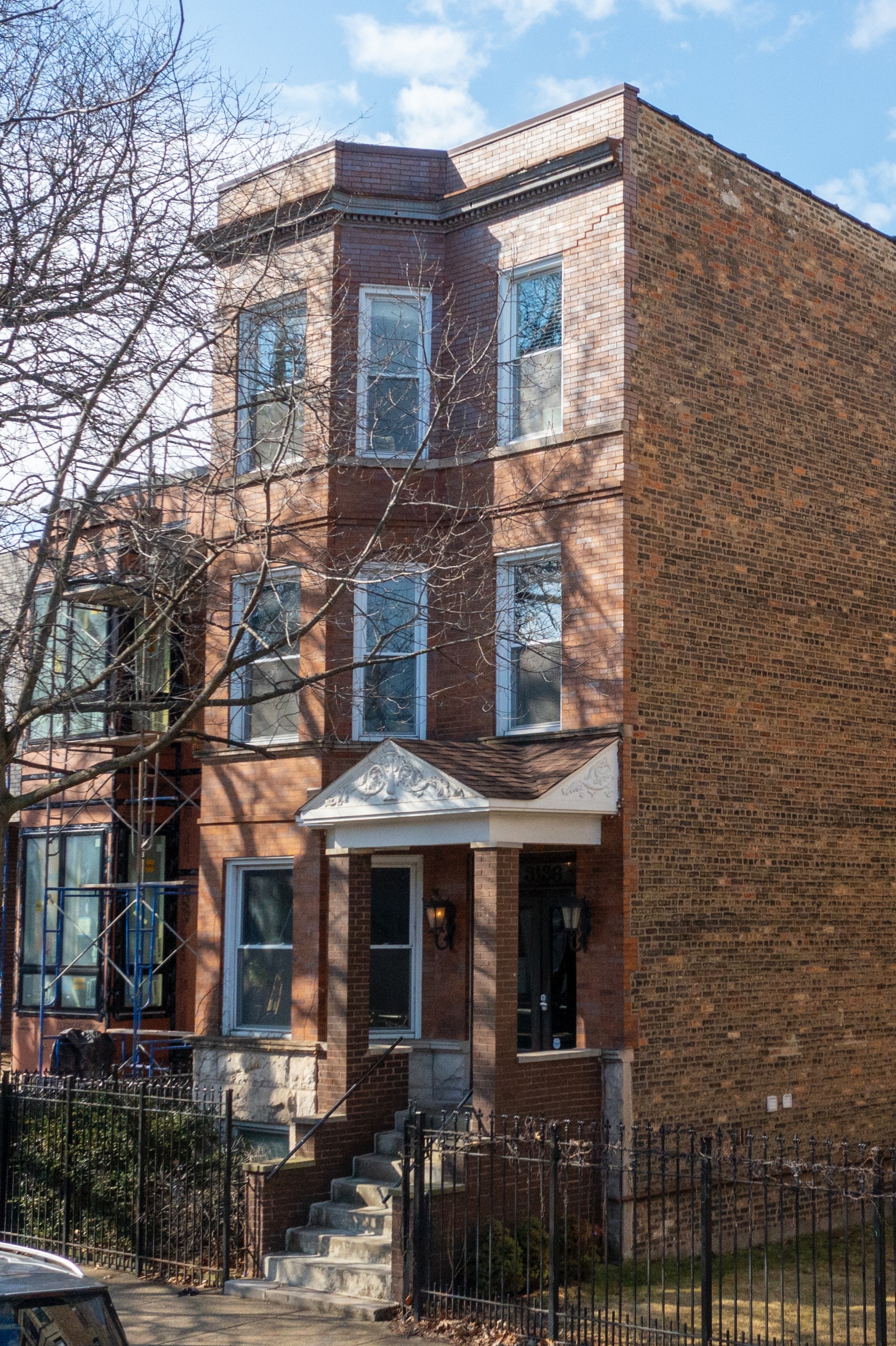 3136 N Kenmore Ave, Lakeview