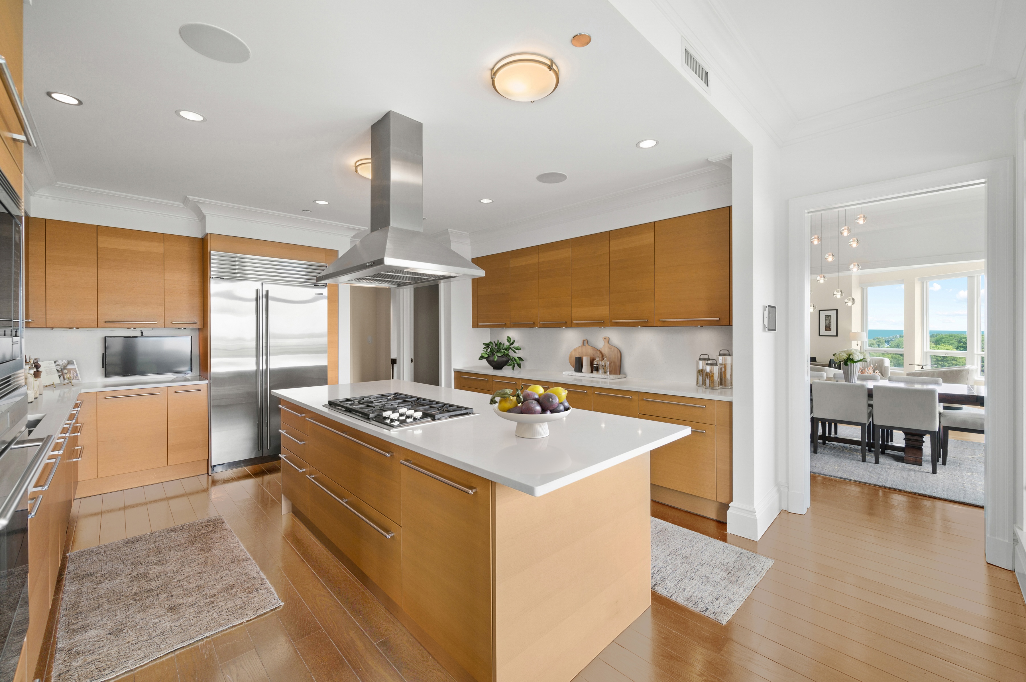 Pocket listings 2550 N lakeview Lincoln park chicago