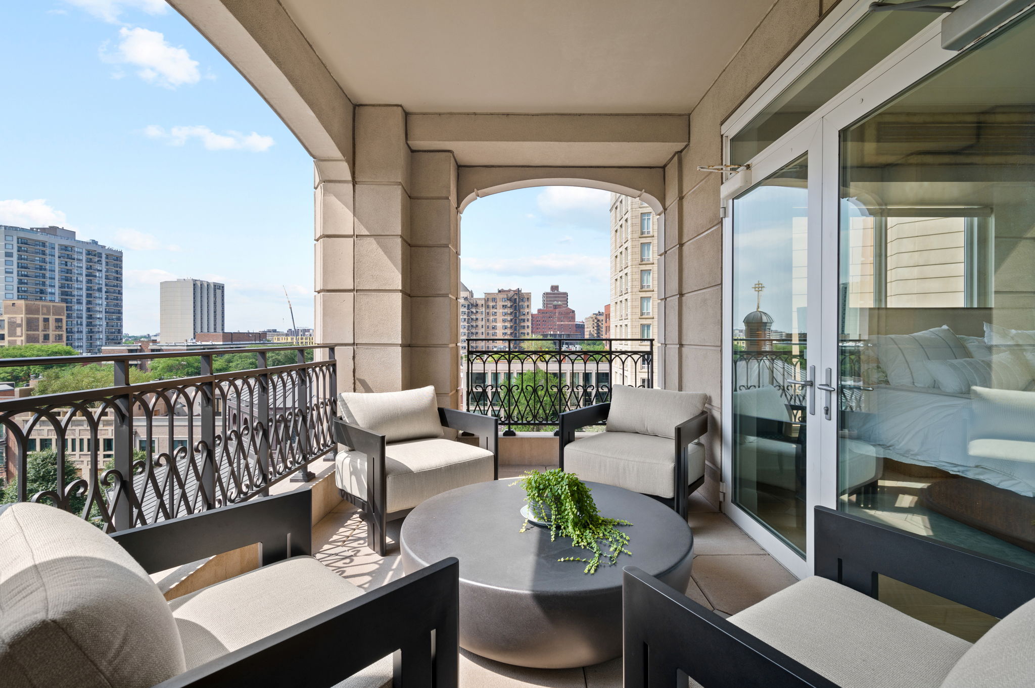 2550 N Lakeview Chicago two bedroom condos