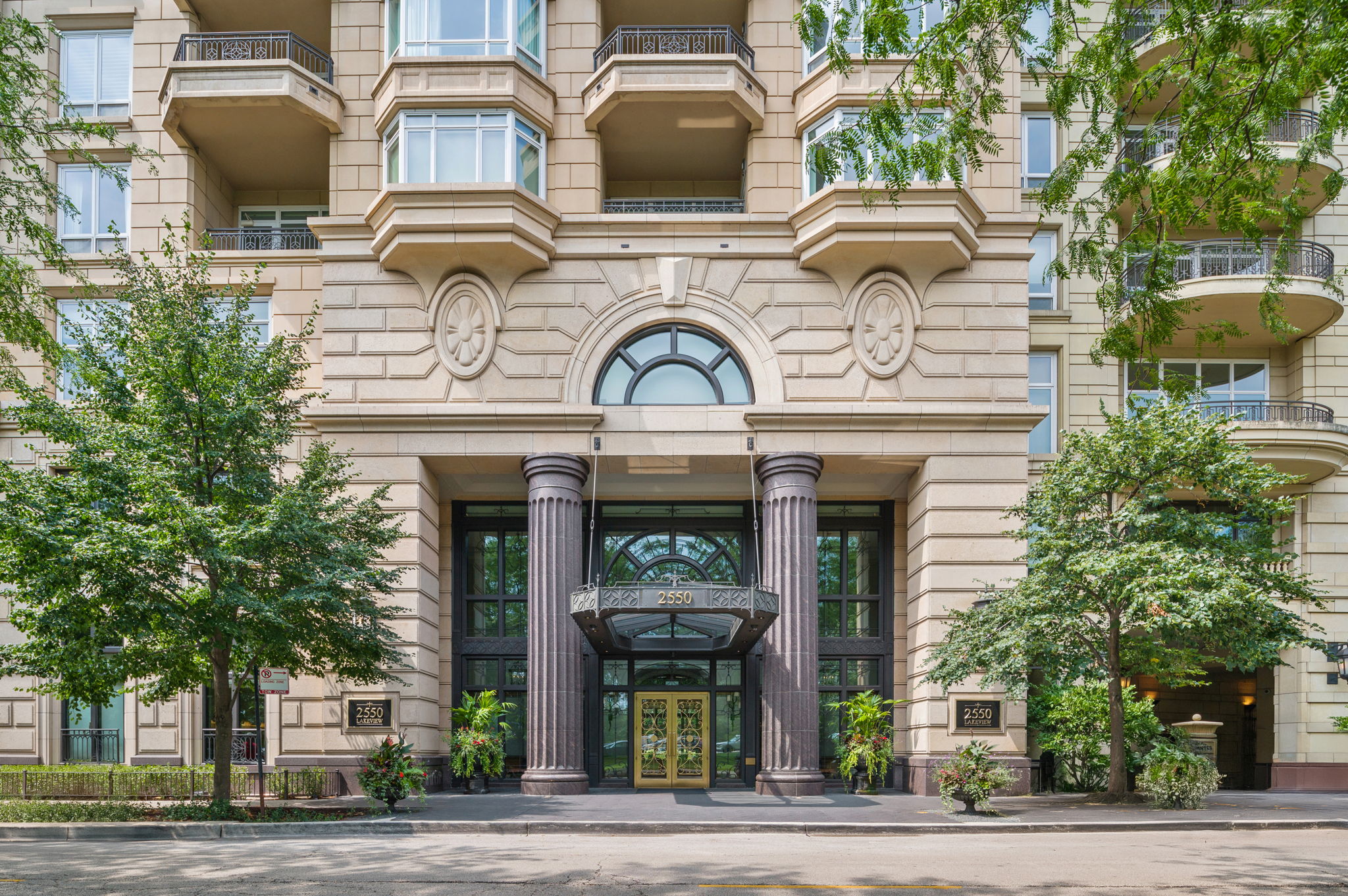 Lincoln park 2550 building Entrance
