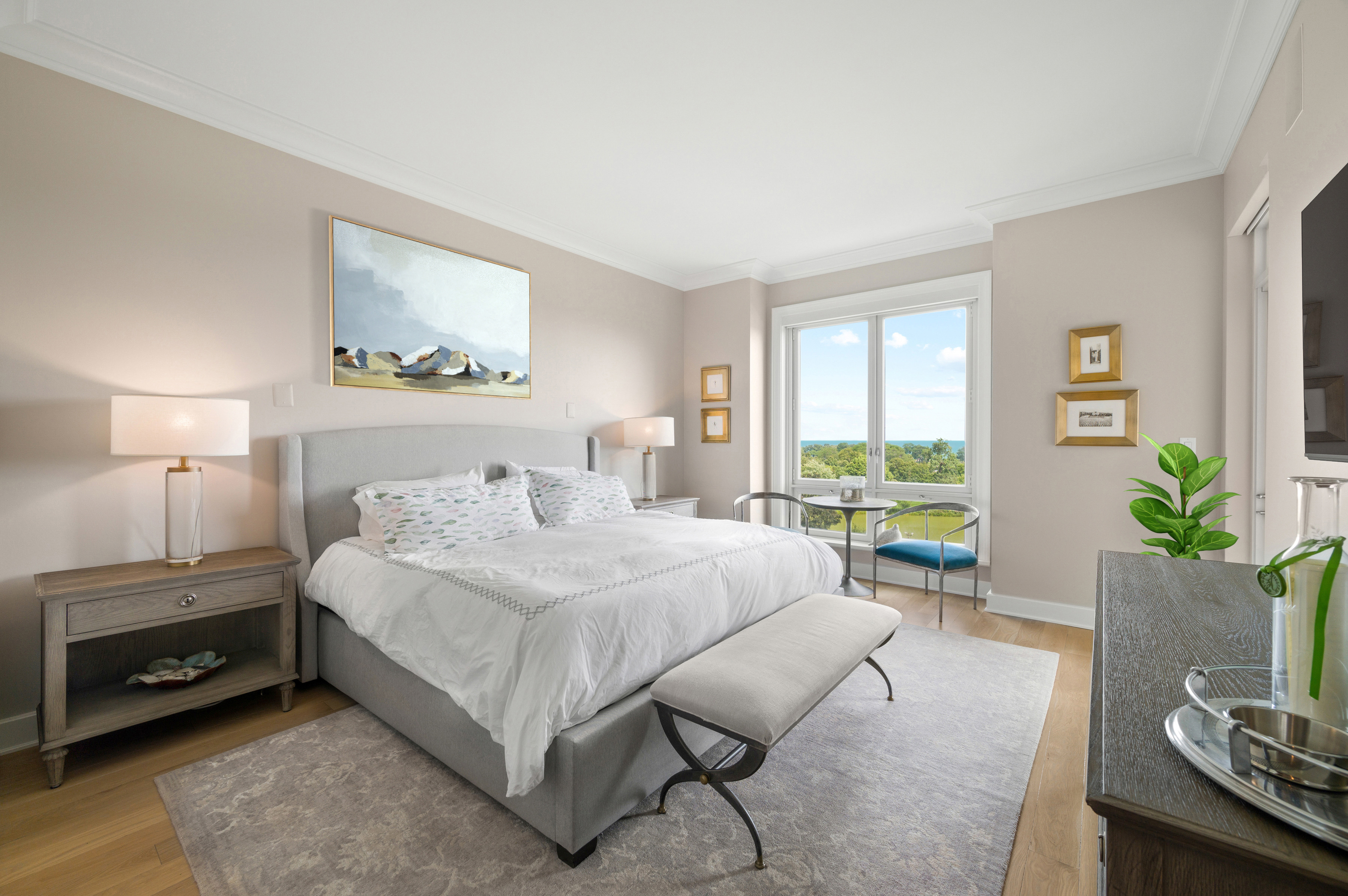 Primary bedroom Lincoln Park 2550