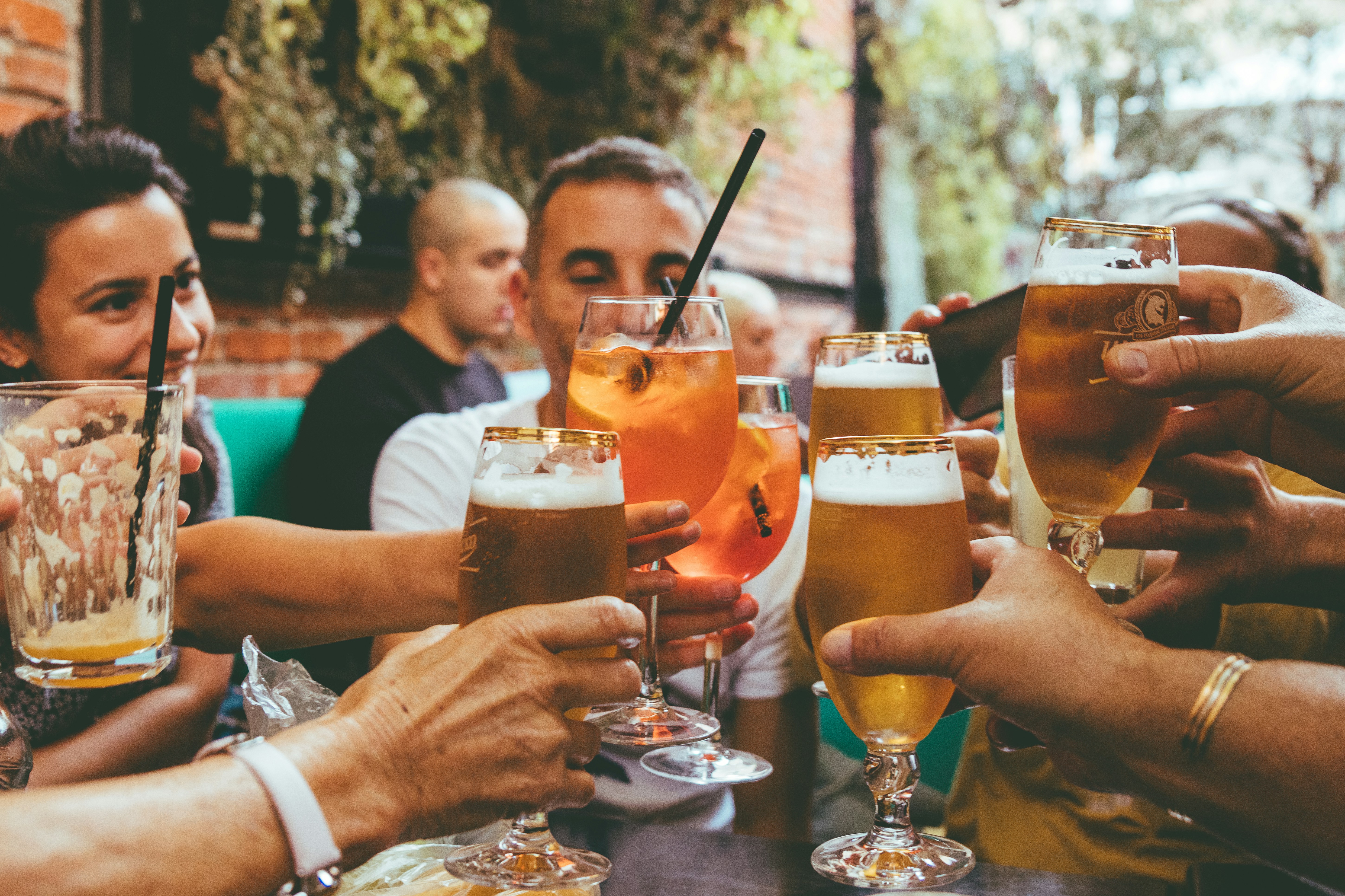 best-happy-hours-in-chicagos-river-north