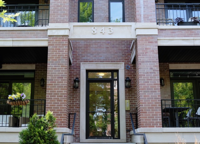 843 W Buckingham Pl Unit 3W, Chicago